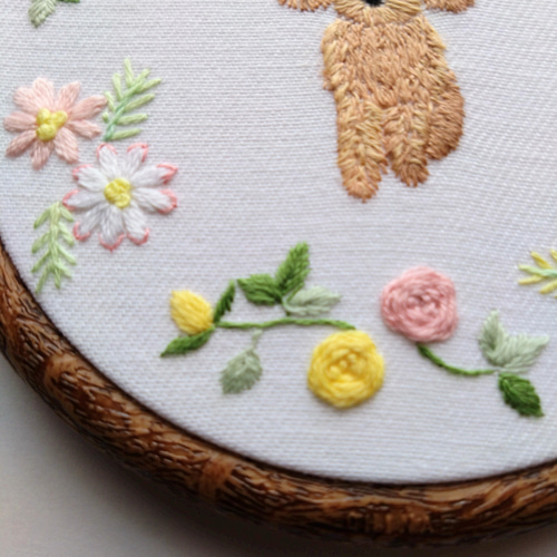 アンティークキルト＆アニマル刺繍フレーム♡ハンドメイド·͜· ♡ トイプードルとお花の刺繍フレーム フォトフレーム・写真立て YUKI