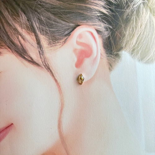 ♡送料無料♡ ひし形ダイヤ ピアス/イヤリング ステンレス 樹脂ポスト