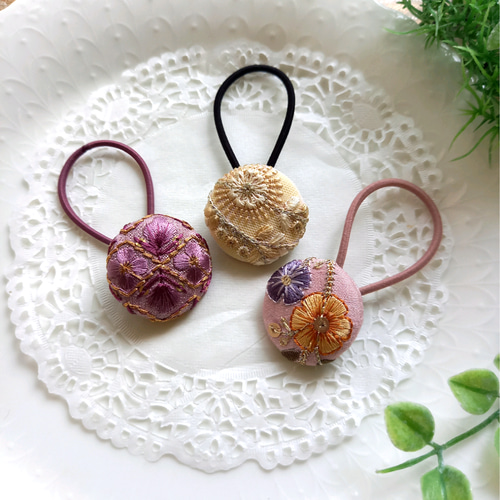 国産ヘアゴム使用】インド刺繍リボンのくるみボタンヘアゴム No.2