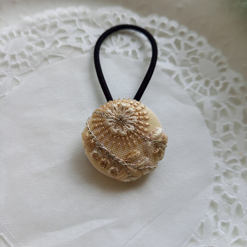 国産ヘアゴム使用】インド刺繍リボンのくるみボタンヘアゴム No.2