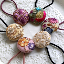 国産ヘアゴム使用】インド刺繍リボンのくるみボタンヘアゴム No.2