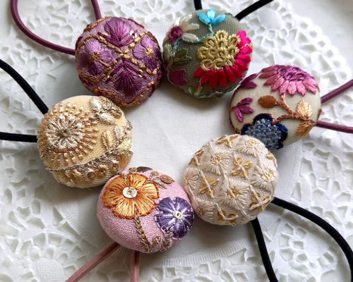 国産ヘアゴム使用】インド刺繍リボンのくるみボタンヘアゴム No.2