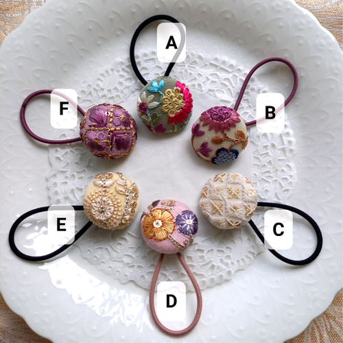国産ヘアゴム使用】インド刺繍リボンのくるみボタンヘアゴム No.2