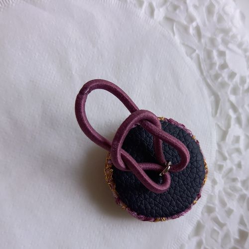 国産ヘアゴム使用】インド刺繍リボンのくるみボタンヘアゴム No
