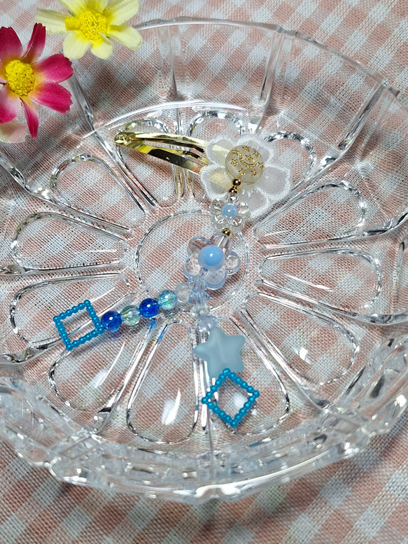 キラキラ✨ビーズのヘアアクセサリー*花飾り*(オレンジ&ブルー系) 3枚目の画像