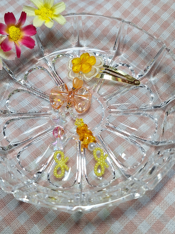 キラキラ✨ビーズのヘアアクセサリー*花飾り*(オレンジ&ブルー系) 2枚目の画像