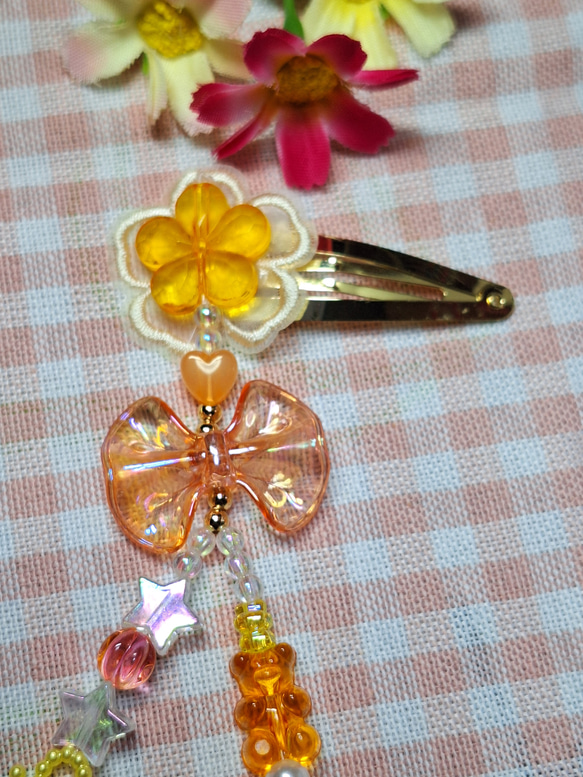 キラキラ✨ビーズのヘアアクセサリー*花飾り*(オレンジ&ブルー系) 4枚目の画像
