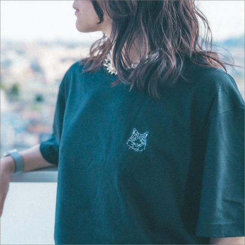 猫刺繍Tシャツ/3カラー/ねこ/綿 100%/ウインク Tシャツ The Arthur 