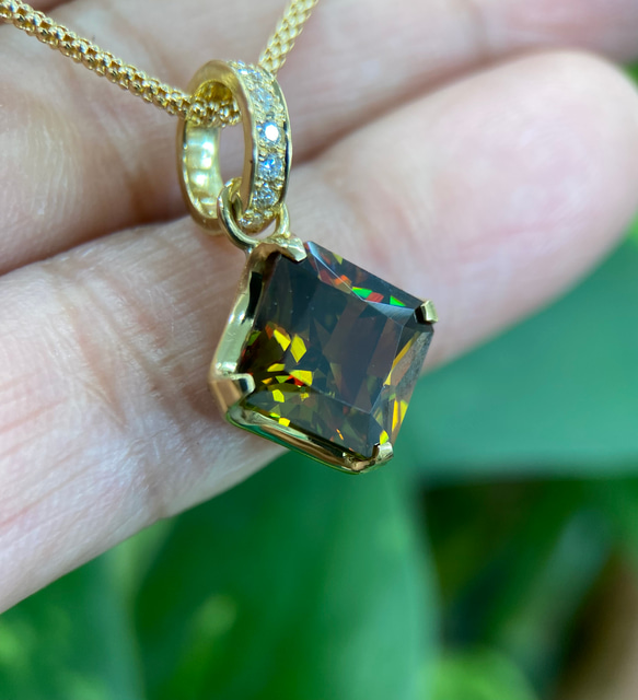 マダガスカル産スフェーンK18 ペンダントトップネックレス