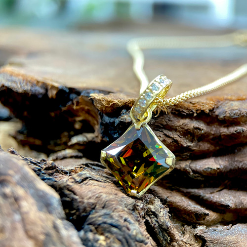 マダガスカル産スフェーンK18 ペンダントトップネックレス