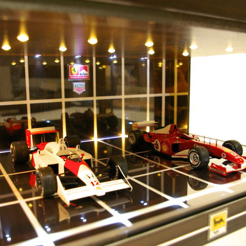 1/18、2〜3台展示可・ネオモダンS・ディスプレーBOX / 2色LED31灯  