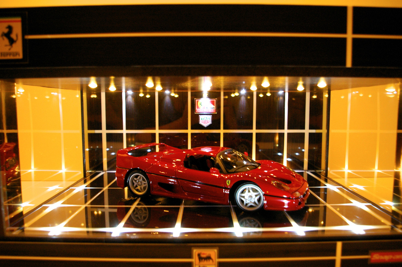 1/18、2〜3台展示可・ネオモダンS・ディスプレーBOX / 2色LED31灯