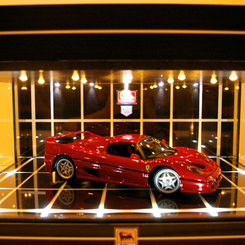 1/18展示4台可・ネオモダン・ディスプレーBOX / スタイリッシュジオラマ 1/18展示4台可・ネオモダン・ディスプレーBOX / スタイリッシュ