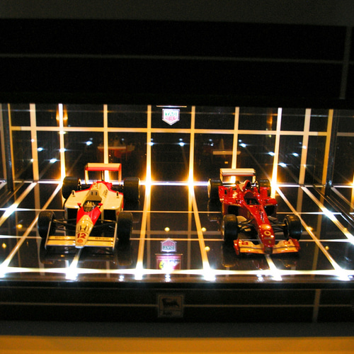 1/18、2〜3台展示可・ネオモダンS・ディスプレーBOX / 2色LED31灯  