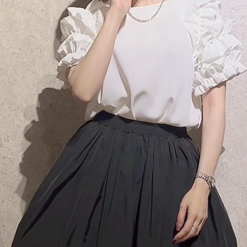 かぐれ　フリルスリーブプルオーバー　ブラック かぐれ（カグレ）の「フリルスリーブプルオーバー（シャツ