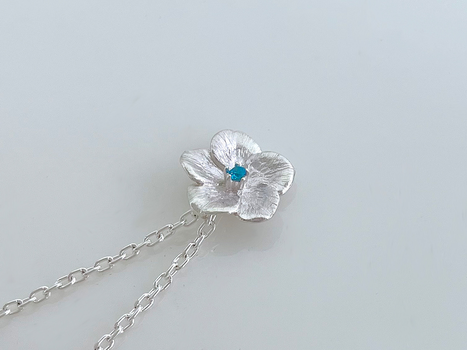 ネモフィラのネックレス