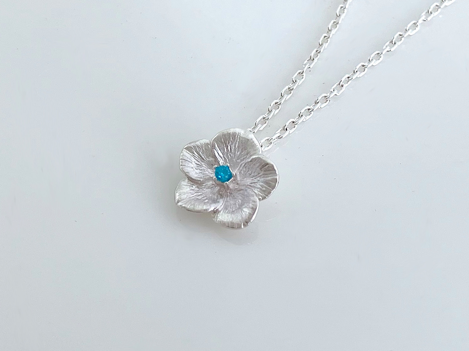 ネモフィラのネックレス