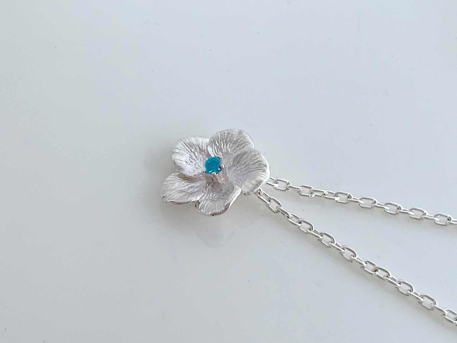 ネモフィラのネックレス