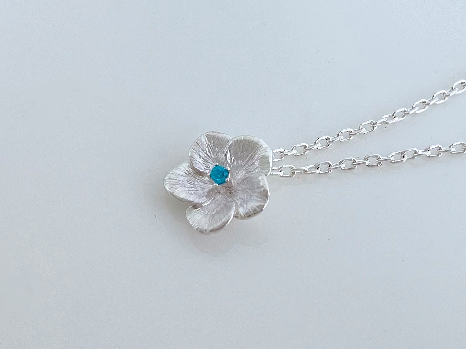 ネモフィラのネックレス