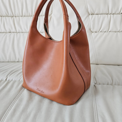 新作日本製　お出かけに最適なサイズ感でマルチに活躍する姫路レザーの トートバッグ Poco=ポコ　選べる13色　 8枚目の画像