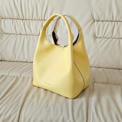 新作日本製　お出かけに最適なサイズ感でマルチに活躍する姫路レザーの トートバッグ Poco=ポコ　選べる13色　 2枚目の画像