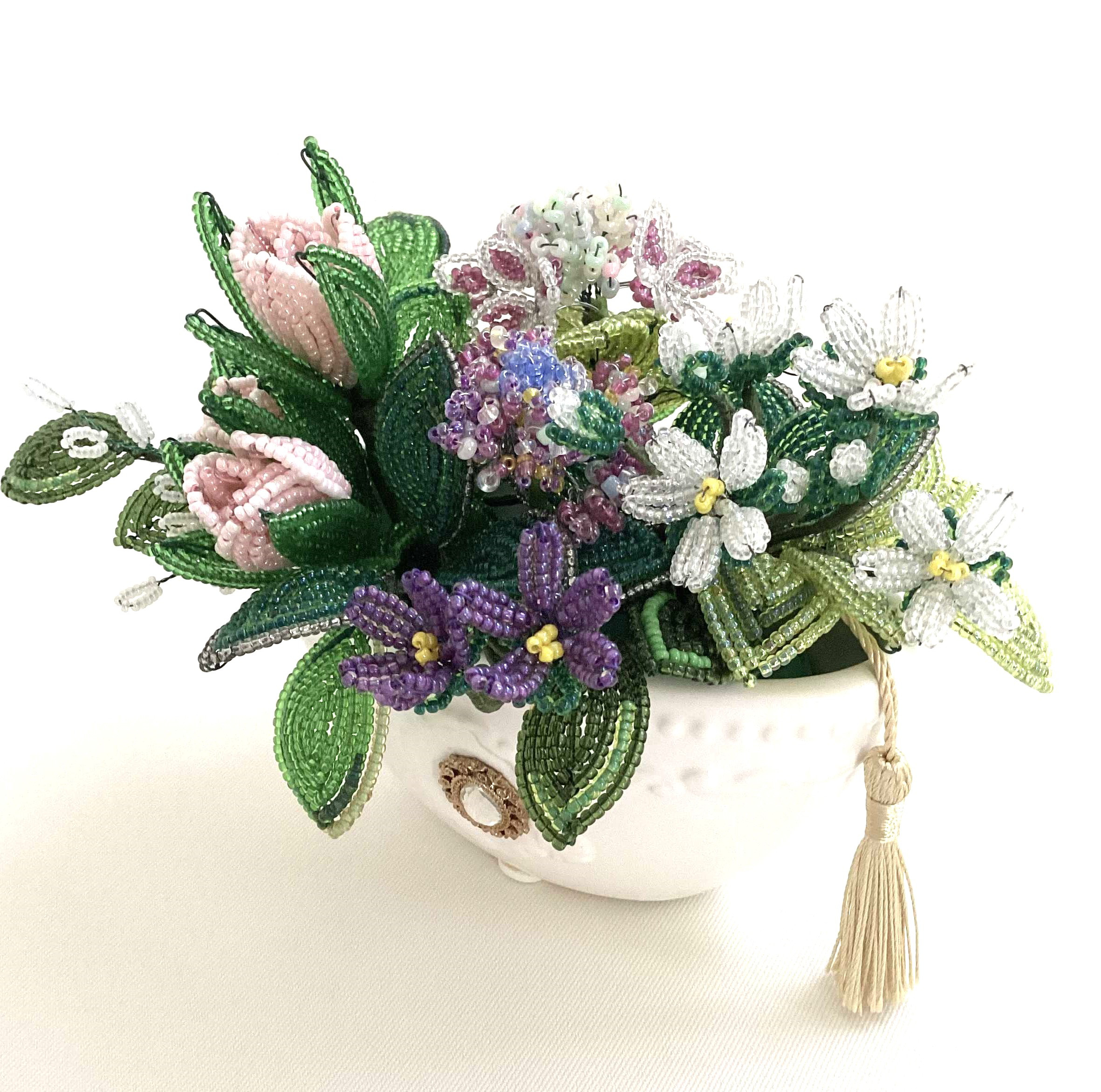 本物薔薇のツボミ❤フラワーの手染めビーズのヘアゴム♡ 本物薔薇のツボミフラワーの手染めビーズのヘアゴム