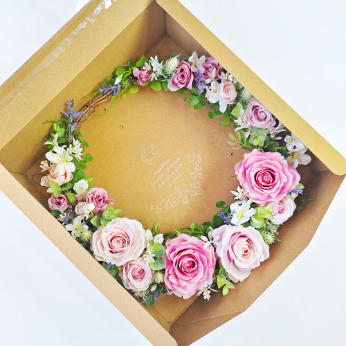 34cm>メルヘンチックなピンクのバラとグリーンのナチュラルリース/造花