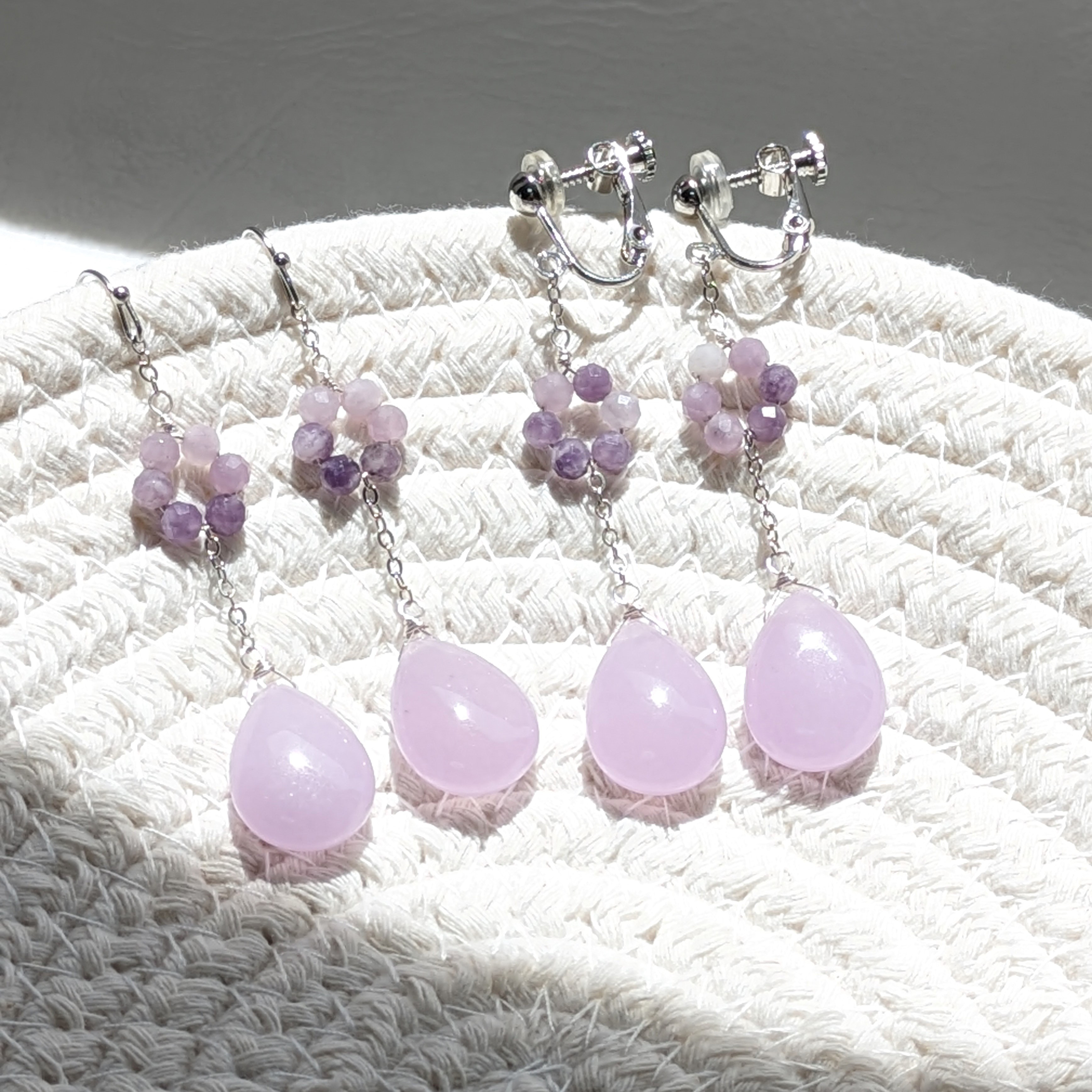 No.565　ラベンダーパープルケシパールのイヤリング／ピアス