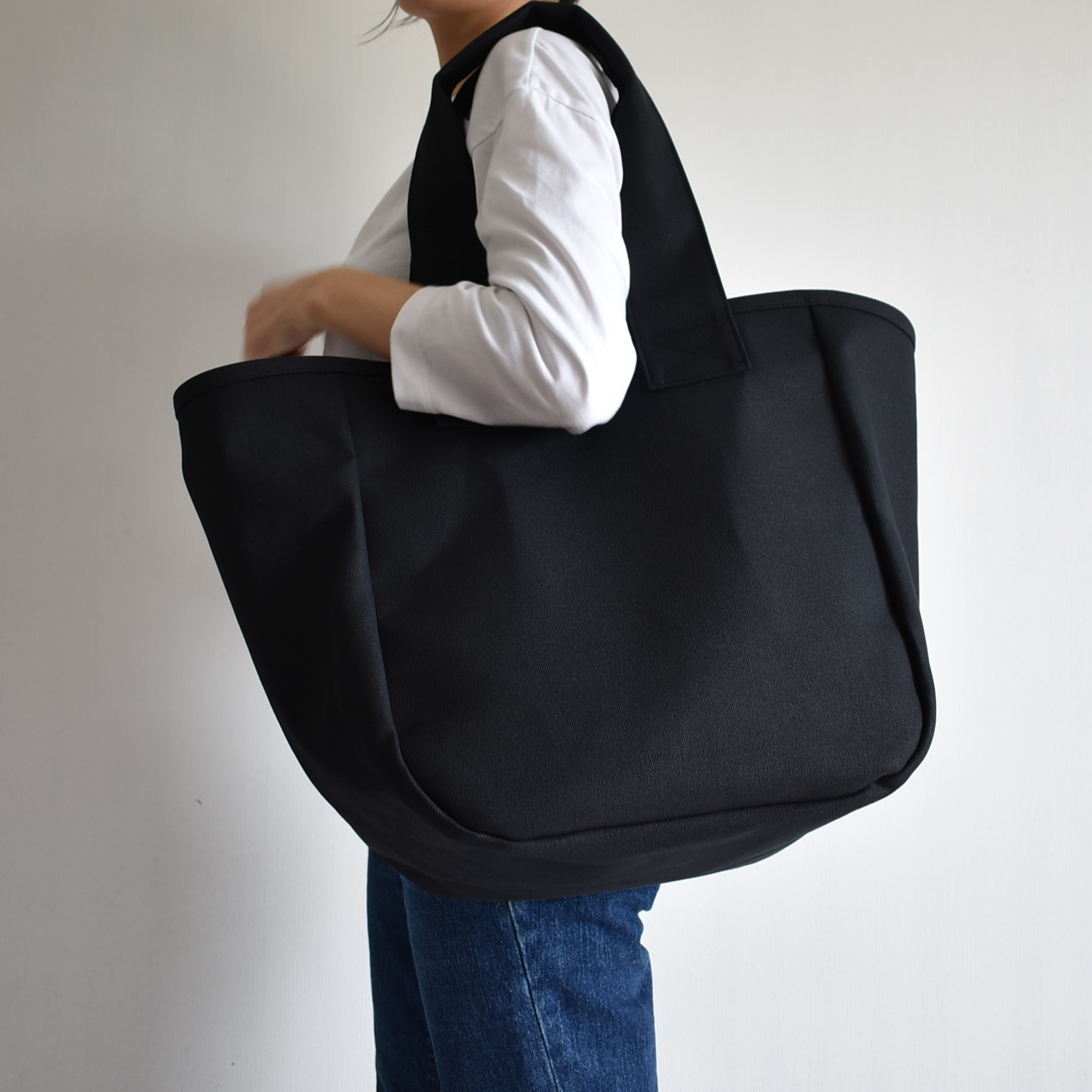GABA2 TOTE BAG（ブラック）肩掛け 大容量 帆布 トートバッグ マチ広め ポケット３つ