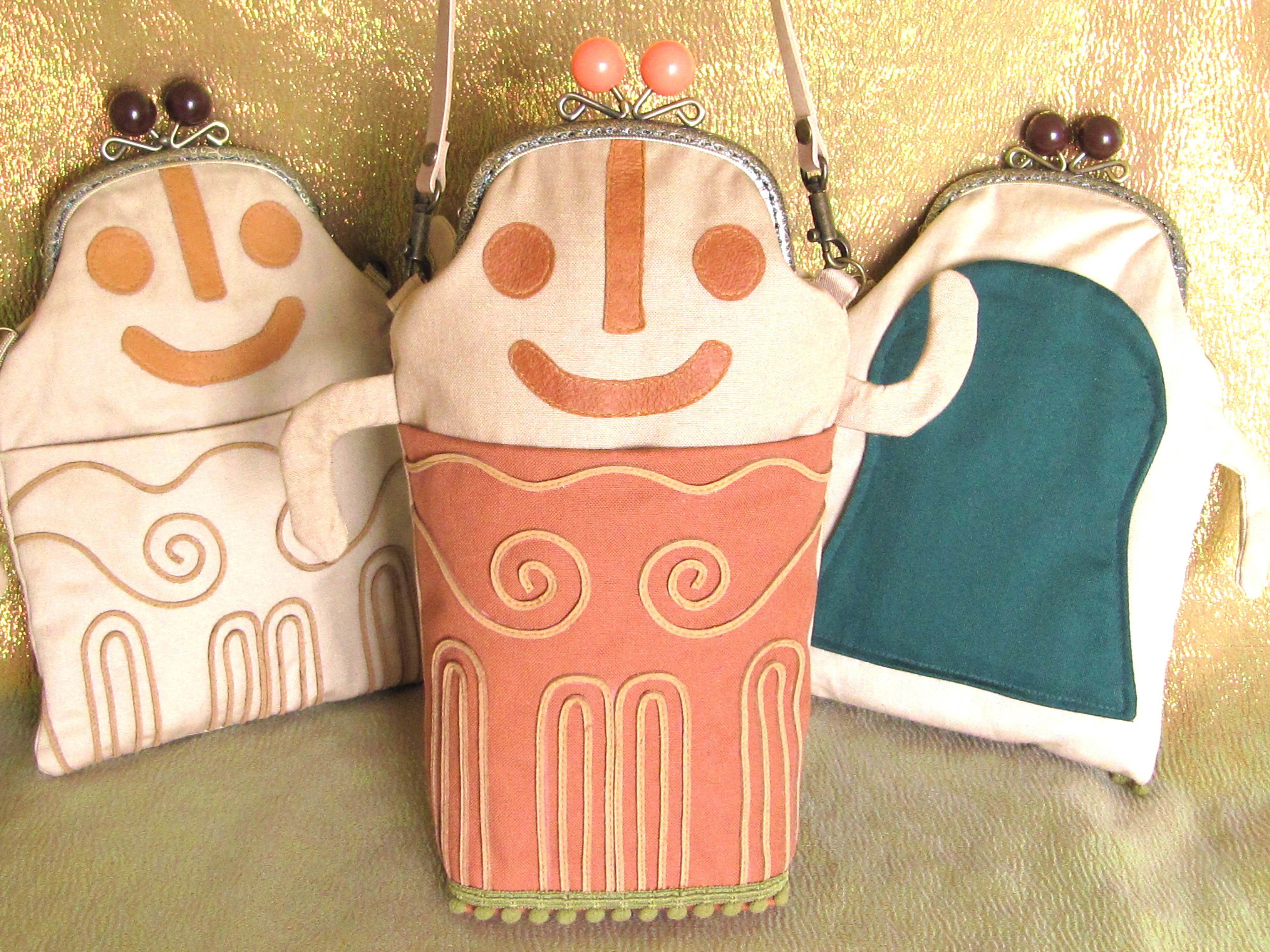 特価　ハンドメイド　双子の万能がまポシェット