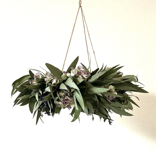 ユーカリと紫陽花のフライングリース ユーカリと紫陽花のフライングリース | F L E U R I