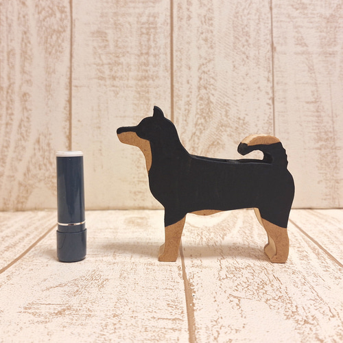 木彫りの柴犬(黒) 木彫りの柴犬(黒)
