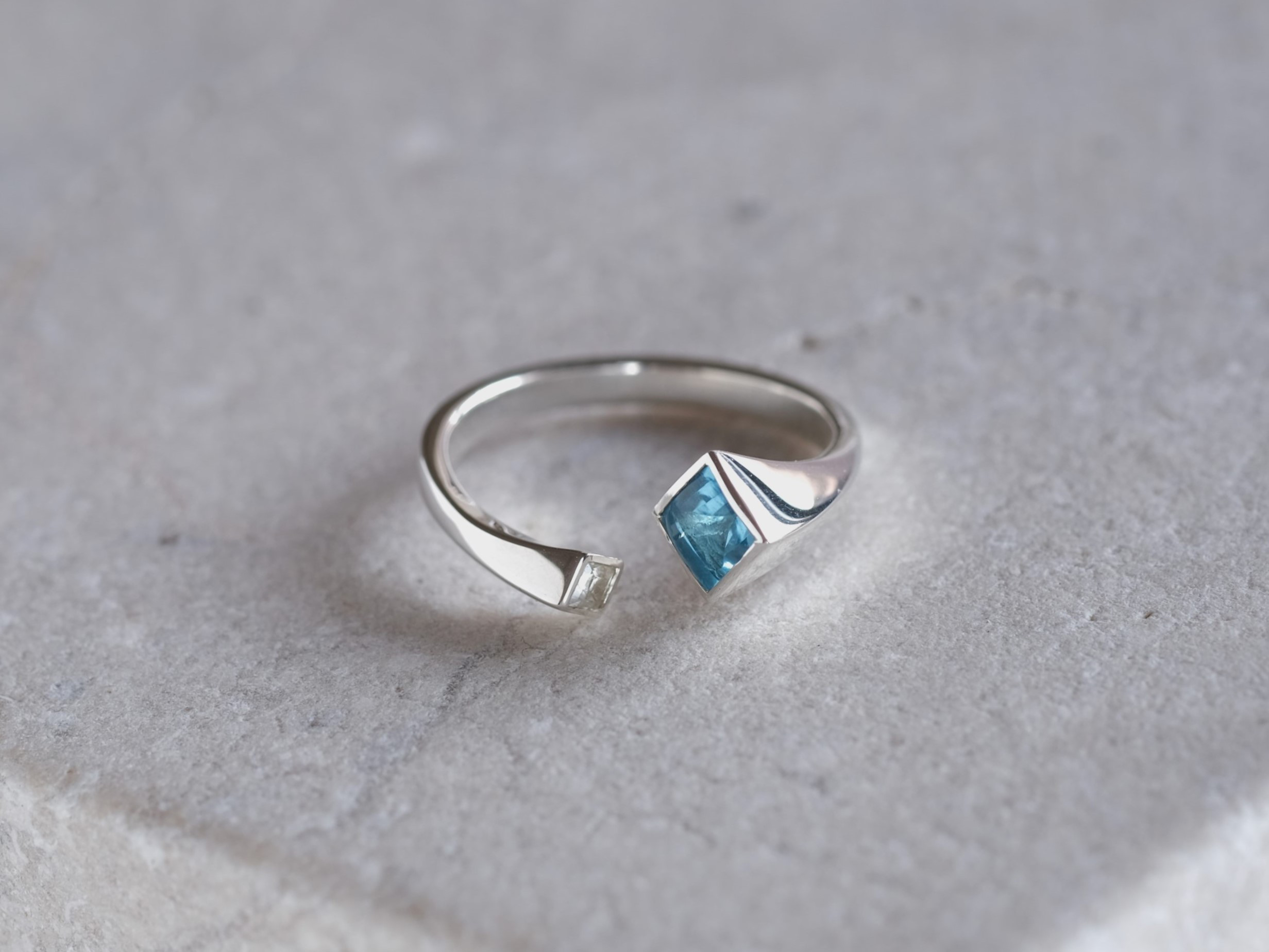 topaz ring トパーズダブルスクエアリング　天然石ブルートパーズ×ホワイトトパーズ　シルバー 18,700円