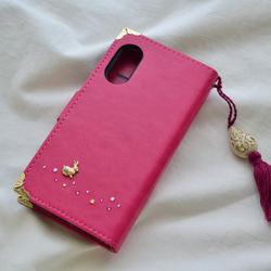 星達の輝き。手帳型スマホケース『うさぎと月のロマンティック』ぴょんと飛ぶ兎、大人可愛いピンクとゴールド☆全機種対応 4枚目の画像