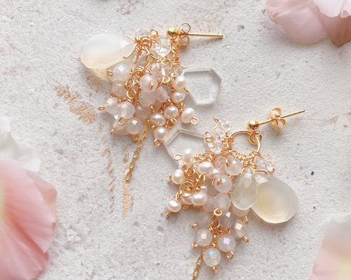 【No.650-a】気まぐれ 淡水パール　天然石　唯一無二のイヤリング/ピアス 42492909e51b331589ee67f9e91684