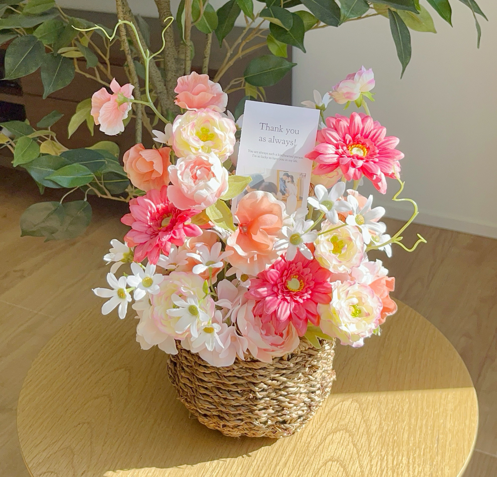 韓国っぽ♡フラワーバスケット/送別　卒業　入学　ホワイトデー/Mサイズ　メッセージカード付き　アーティフィシャルフラワー