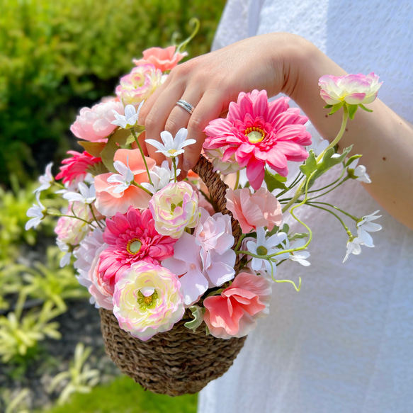 【フラワーバスケット♡サイズ中】アーティフィシャルフラワー　カゴアレンジ　フラワーアレンジ　カゴブーケ　韓国風 人気・おすすめ｜使いやすい・旅行におすすめ 品質保証 全国発送 日本国内発送・最短翌日お届け