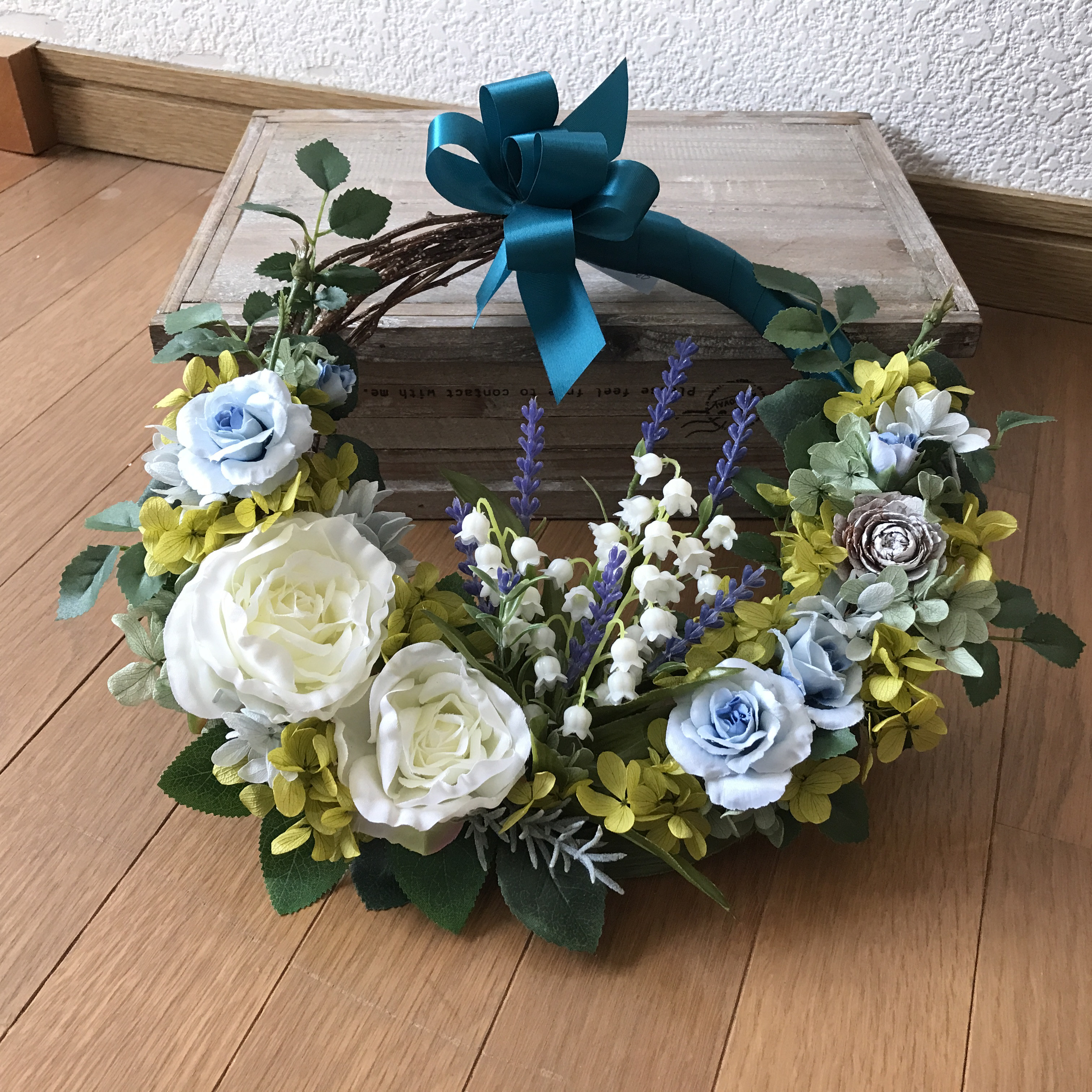 《新作》薔薇と鈴蘭の庭先のガーデンリース（受注制作＊残すところ1点のみ）