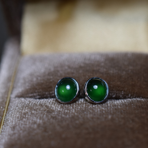 X24-06 現品 k18金ホワイトゴールド ピアス 天然 本翡翠 深緑 覆輪留