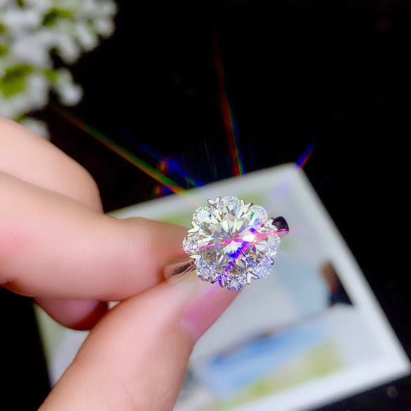 newデザイン】輝くモアサナイト リング K18WG 指輪・リング ルイ 通販  