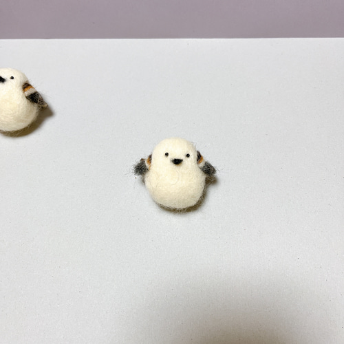 ふわふわシマエナガちゃんと一緒 ブローチ&クリップ羊毛フェルト ピン