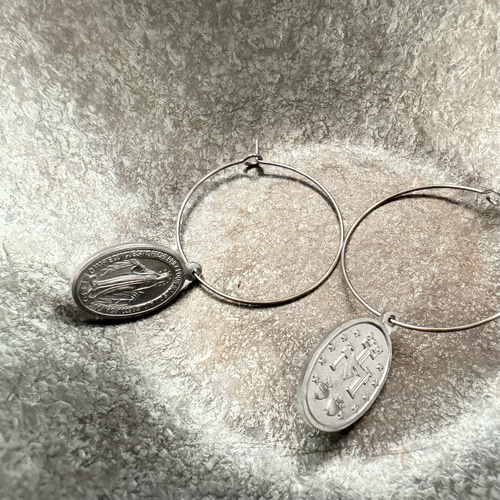 フランス奇跡のメダイ教会のピアス] 奇跡のメダイ教会正規品 ピアス 