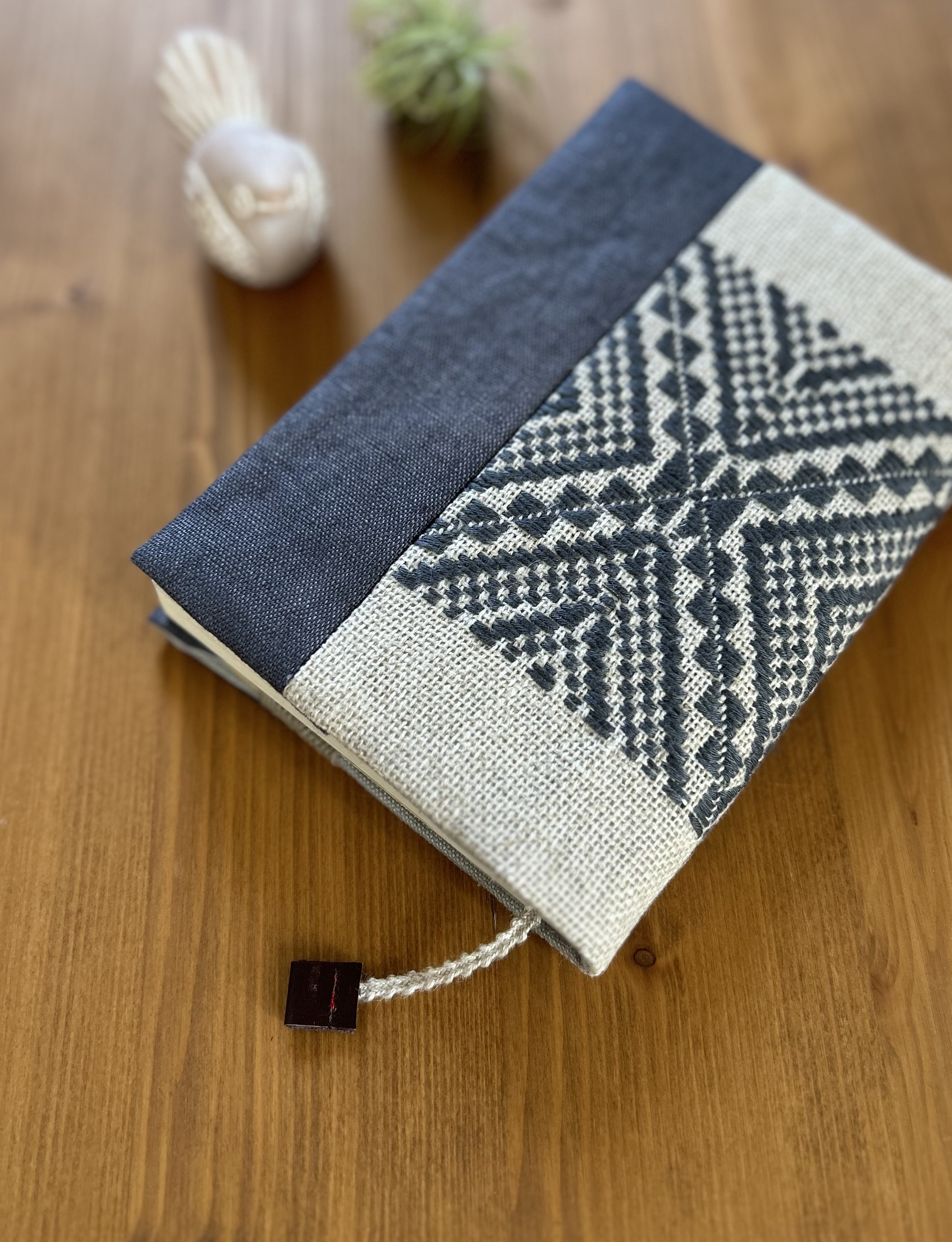 こぎん刺しブックカバー／お数珠ケース等にも