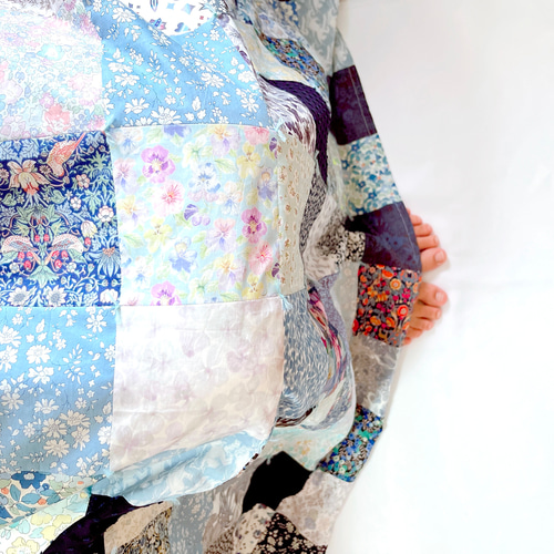 リバティプリントで作ったパッチワークのサマーケット01 ブルー系