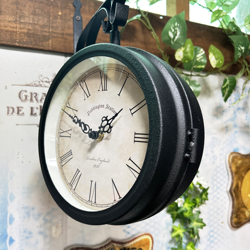 アンティークな部屋 両面式 壁掛け時計（回転型④） ウォールクロック