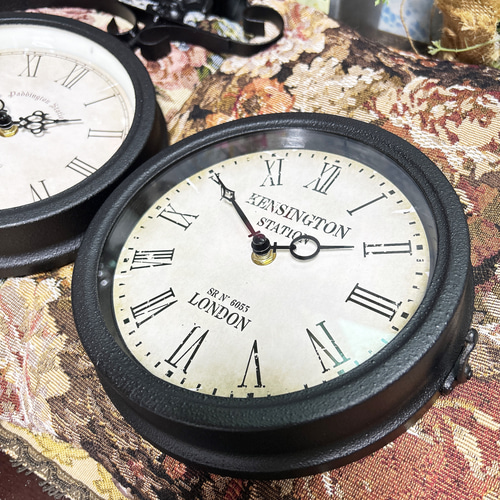 アンティークな部屋 両面式 壁掛け時計（回転型④） ウォールクロック