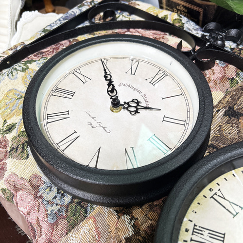 アンティークな部屋 両面式 壁掛け時計（回転型④） ウォールクロック