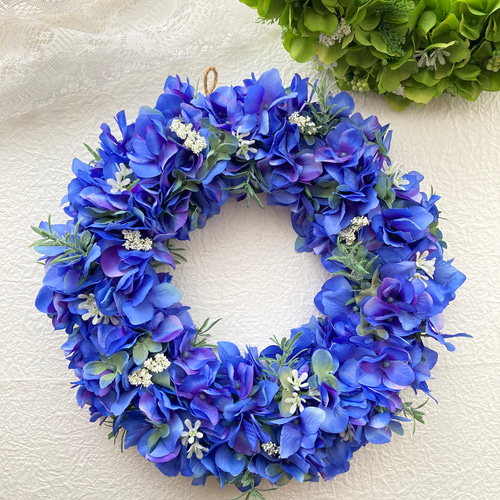 ブルーグリーンの紫陽花に小花をちらしたアーティフィシャルフラワー
