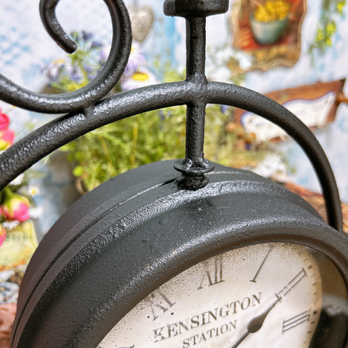 アンティークな部屋 両面式 壁掛け時計（回転型①） ウォールクロック