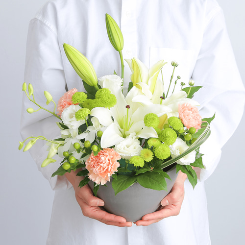 お供え花　仏花　クレマチスと百合アレンジ 造花 御供え花 仏花 仏壇 法事 アレンジ 白胡蝶蘭 クレマチス